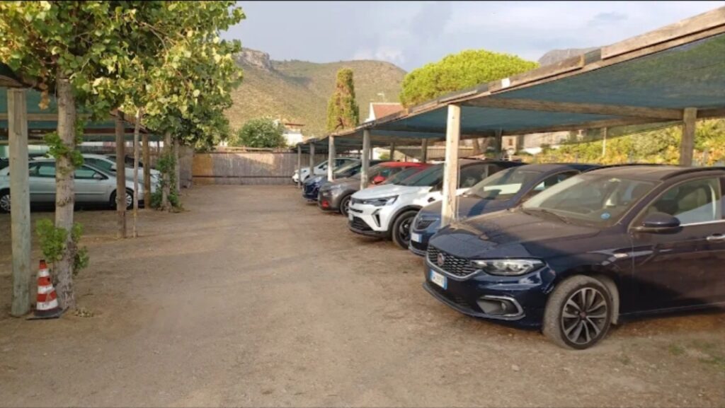 Parcheggio coperto a Sperlonga